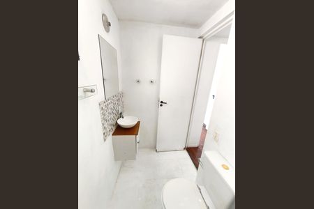 Apartamento à venda com 56m², 2 quartos e 1 vaga Apartamento à venda com 56m², 2 quartos e 1 vagaBanheiro