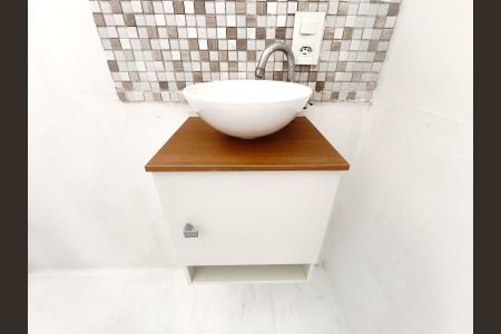 Apartamento à venda com 56m², 2 quartos e 1 vaga Apartamento à venda com 56m², 2 quartos e 1 vagaBanheiro