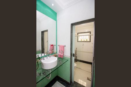 Casa à venda com 366m², 3 quartos e 4 vagas Casa à venda com 366m², 3 quartos e 4 vagasBanheiro Social