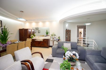 Sala de casa à venda com 3 quartos, 366m² em Europa, Contagem