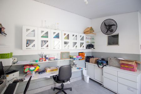 Casa à venda com 366m², 3 quartos e 4 vagas Casa à venda com 366m², 3 quartos e 4 vagasEscritório