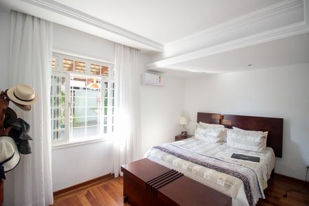 Quarto Suíte de casa à venda com 3 quartos, 366m² em Europa, Contagem