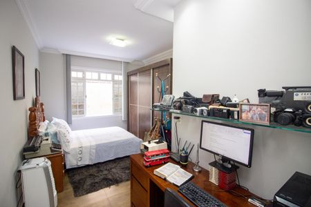 Casa à venda com 366m², 3 quartos e 4 vagas Casa à venda com 366m², 3 quartos e 4 vagasQuarto Suíte 1