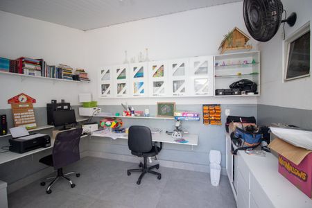 Casa à venda com 366m², 3 quartos e 4 vagas Casa à venda com 366m², 3 quartos e 4 vagasEscritório