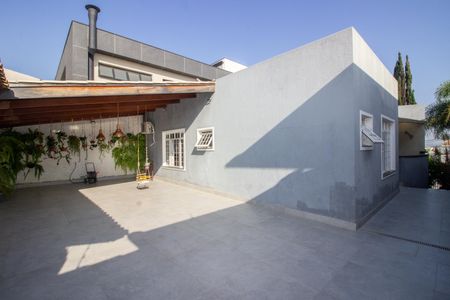 Casa à venda com 366m², 3 quartos e 4 vagas Casa à venda com 366m², 3 quartos e 4 vagasÁrea externa
