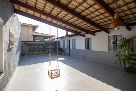 Casa à venda com 366m², 3 quartos e 4 vagas Casa à venda com 366m², 3 quartos e 4 vagasÁrea de Serviço