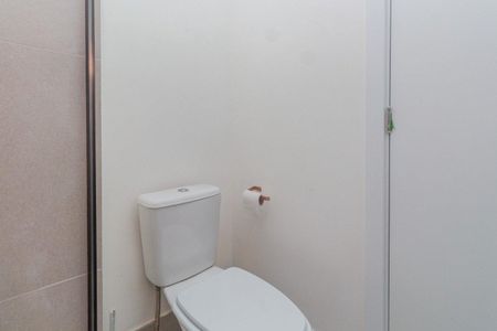 Banheiro de apartamento para alugar com 1 quarto, 30m² em Passo d’Areia, Porto Alegre