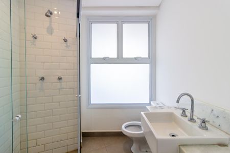 Apartamento para alugar com 95m², 2 quartos e 1 vaga Apartamento para alugar com 95m², 2 quartos e 1 vagaBanheiro da Suíte