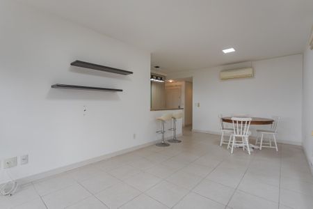Apartamento para alugar com 77m², 2 quartos e 2 vagasSala