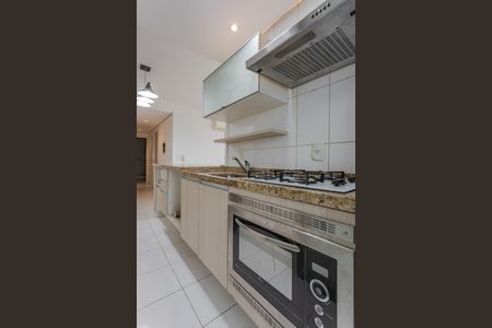 Apartamento para alugar com 77m², 2 quartos e 2 vagasCozinha e Área de Serviço
