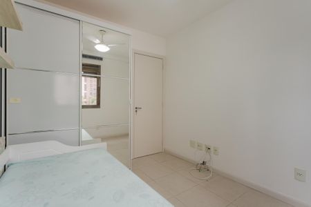 Apartamento para alugar com 77m², 2 quartos e 2 vagasQuarto