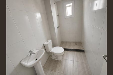 Banheiro de apartamento para alugar com 1 quarto, 31m² em Restinga velha, Porto Alegre