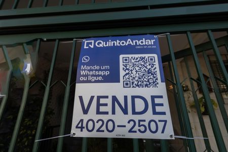 Casa à venda com 203m², 3 quartos e 2 vagas Casa à venda com 203m², 3 quartos e 2 vagasPlaquinha