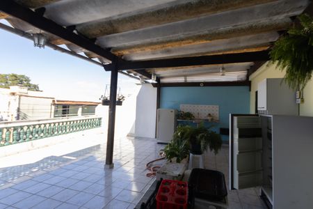 Casa à venda com 203m², 3 quartos e 2 vagas Casa à venda com 203m², 3 quartos e 2 vagasVaranda