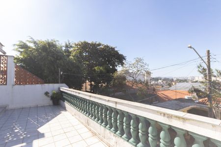 Casa à venda com 203m², 3 quartos e 2 vagas Casa à venda com 203m², 3 quartos e 2 vagasVaranda