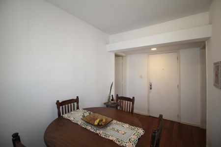 Apartamento à venda com 120m², 3 quartos e 1 vagaSala de Jantar