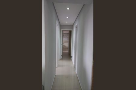 Corredor de apartamento à venda com 3 quartos, 74m² em Vila Castelo, São Paulo