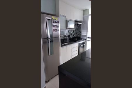 Cozinha de apartamento à venda com 3 quartos, 74m² em Vila Castelo, São Paulo