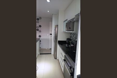 Cozinha de apartamento à venda com 3 quartos, 74m² em Vila Castelo, São Paulo