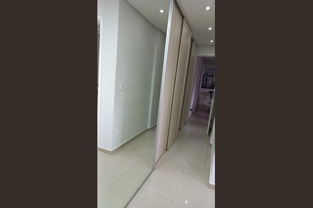 Corredor de apartamento à venda com 3 quartos, 74m² em Vila Castelo, São Paulo