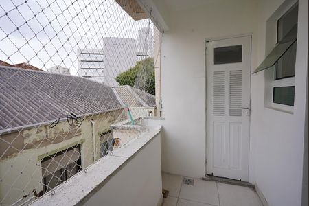 Apartamento à venda com 86m², 3 quartos e sem vaga Apartamento à venda com 86m², 3 quartos e sem vagaCozinha e Área de Serviço