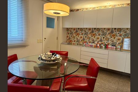 Apartamento à venda com 330m², 3 quartos e 4 vagasCozinha