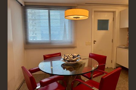 Apartamento à venda com 330m², 3 quartos e 4 vagasCozinha