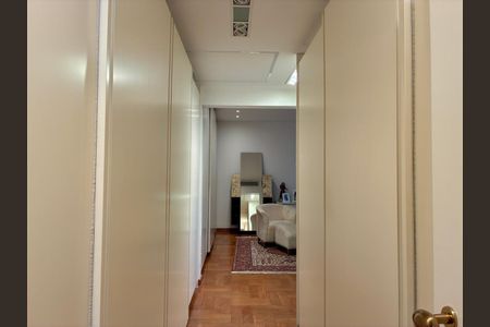 Apartamento à venda com 330m², 3 quartos e 4 vagasCorredor
