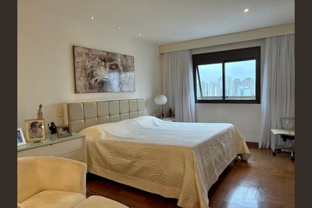 Apartamento à venda com 330m², 3 quartos e 4 vagasQuarto