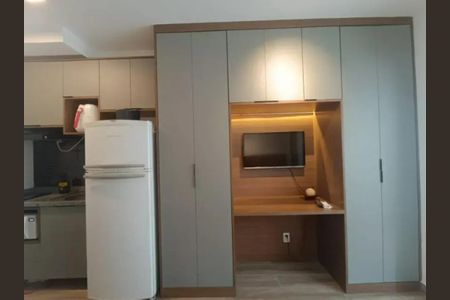 Cozinha de apartamento para alugar com 1 quarto, 25m² em Santo Amaro, São Paulo