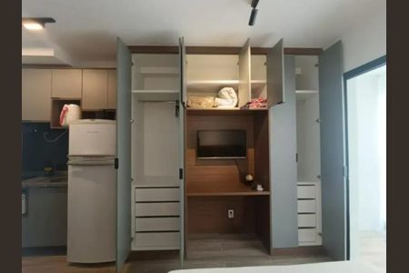 Cozinha de apartamento para alugar com 1 quarto, 25m² em Santo Amaro, São Paulo