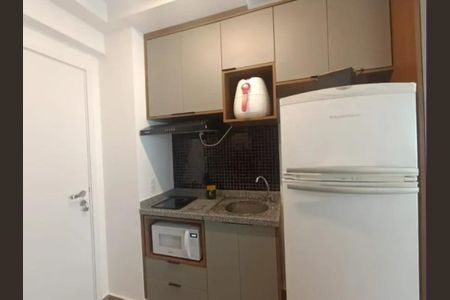 Cozinha de apartamento para alugar com 1 quarto, 25m² em Santo Amaro, São Paulo