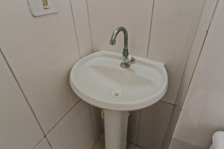 Casa para alugar com 45m², 2 quartos e sem vaga Casa para alugar com 45m², 2 quartos e sem vagaBanheiro