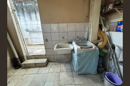 Casa à venda com 55m², 2 quartos e 1 vagaÁrea de Serviço