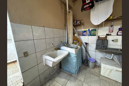 Casa à venda com 55m², 2 quartos e 1 vagaÁrea de Serviço