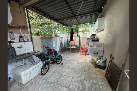 Casa à venda com 55m², 2 quartos e 1 vagaÁrea de Serviço