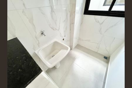 Apartamento à venda com 48m², 2 quartos e sem vaga Apartamento à venda com 48m², 2 quartos e sem vagaCozinha e Área de Serviço