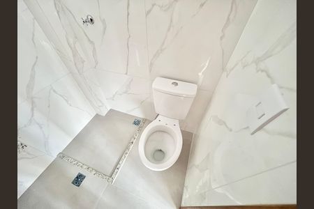 Apartamento à venda com 48m², 2 quartos e sem vaga Apartamento à venda com 48m², 2 quartos e sem vagaBanheiro