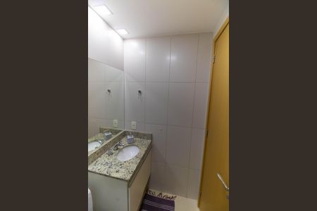 Apartamento à venda com 70m², 2 quartos e 1 vaga Apartamento à venda com 70m², 2 quartos e 1 vagaBanheiro da Suíte