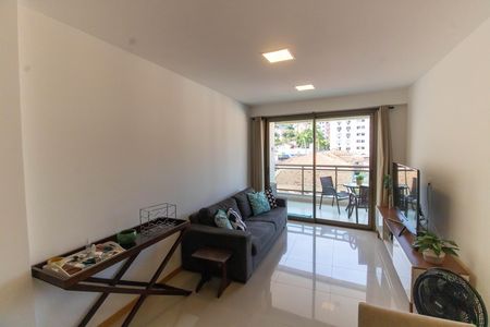 Apartamento à venda com 70m², 2 quartos e 1 vaga Apartamento à venda com 70m², 2 quartos e 1 vagaSala