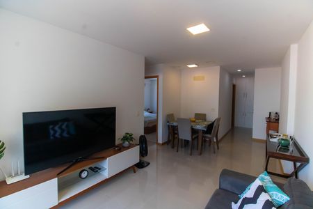 Apartamento à venda com 70m², 2 quartos e 1 vaga Apartamento à venda com 70m², 2 quartos e 1 vagaSala