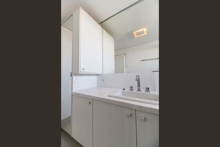 Casa de condomínio à venda com 61m², 2 quartos e 1 vagaBanheiro da Suíte