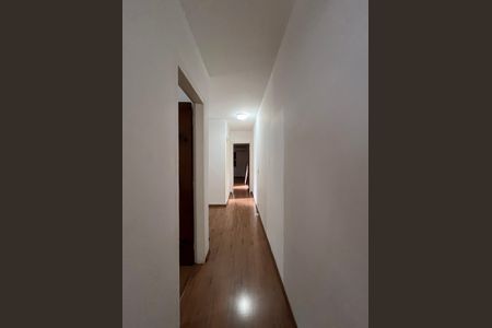 Casa à venda com 160m², 4 quartos e 2 vagasCorredor