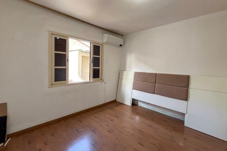 Casa à venda com 160m², 4 quartos e 2 vagasSuite
