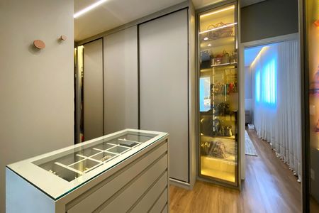 Casa de condomínio à venda com 470m², 5 quartos e 4 vagasCloset da suíte 1