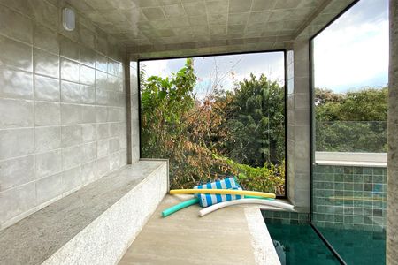 Casa de condomínio à venda com 470m², 5 quartos e 4 vagasSauna
