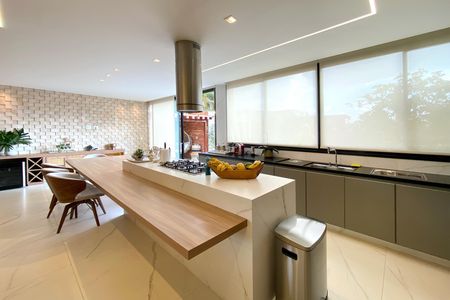 Casa de condomínio à venda com 470m², 5 quartos e 4 vagasCozinha
