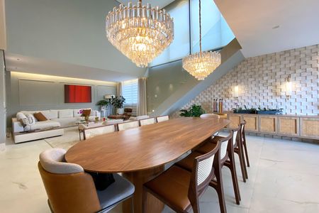 Casa de condomínio à venda com 470m², 5 quartos e 4 vagasSala de Jantar