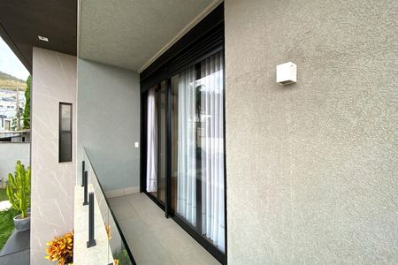 Casa de condomínio à venda com 470m², 5 quartos e 4 vagasVaranda da Suite 3