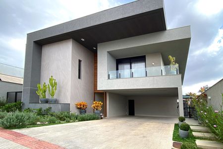 Casa de condomínio à venda com 470m², 5 quartos e 4 vagasFachada